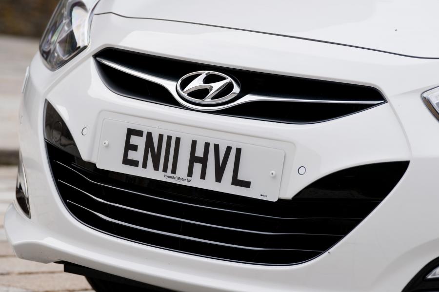  Hyundai i40 Station Wagon CRDi 2011 года  (UK) (фото 100 из 146)